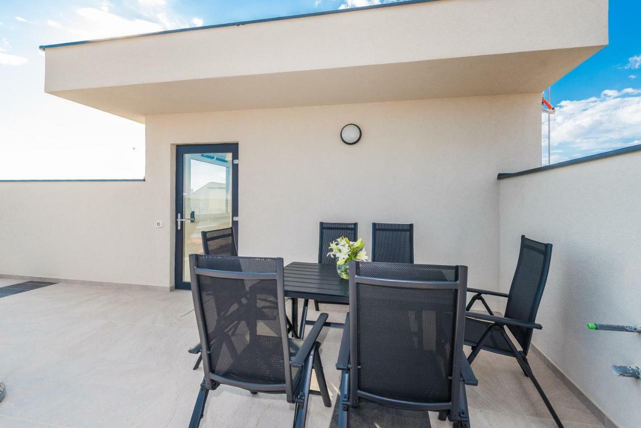 Luxury Penthouse Daire Mandre Dış mekan fotoğraf
